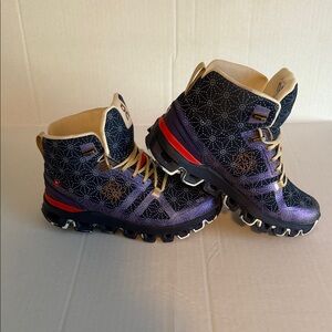 On Running/Loewe Purple/Space BlueHiking Boots Lmtd Edition New No Box Wm Sz 6